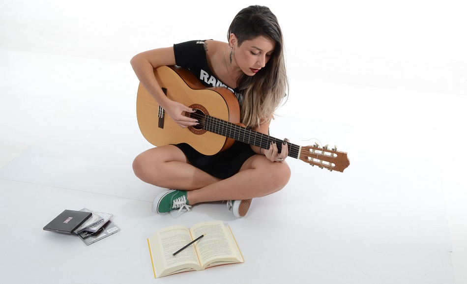 How to Learn to Play Guitar by Yourself – Okaylifes